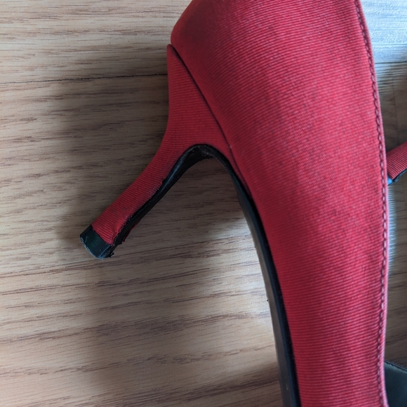Formal point toe red heels - Picture 4 of 8